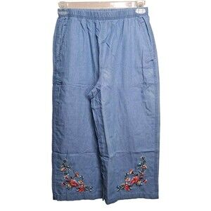 CW Classics Capri Pants Medium Elastic Waist Pullon Embroidered Culotte Flowers